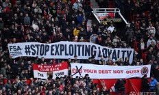 半岛体育投注-包含哈德斯菲尔德主场不敌曼联，遭遇惨败的词条