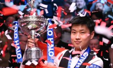 半岛体育官方-高水平比赛中明星球员们发挥亮眼