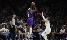 半岛体育亚洲官网-关于猛龙陷入连败泥潭，主帅怒斥球员状态不佳的信息