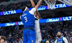 半岛体育网站入口-关于独行侠遭遇连败，小斯暴走但无助球队止颓势的信息