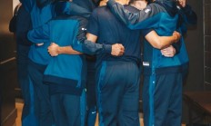 半岛体育app-勇士遭遇惨败，全队寻找突破之道