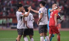 半岛体育vip注册-两支中国强队在足球场上交手