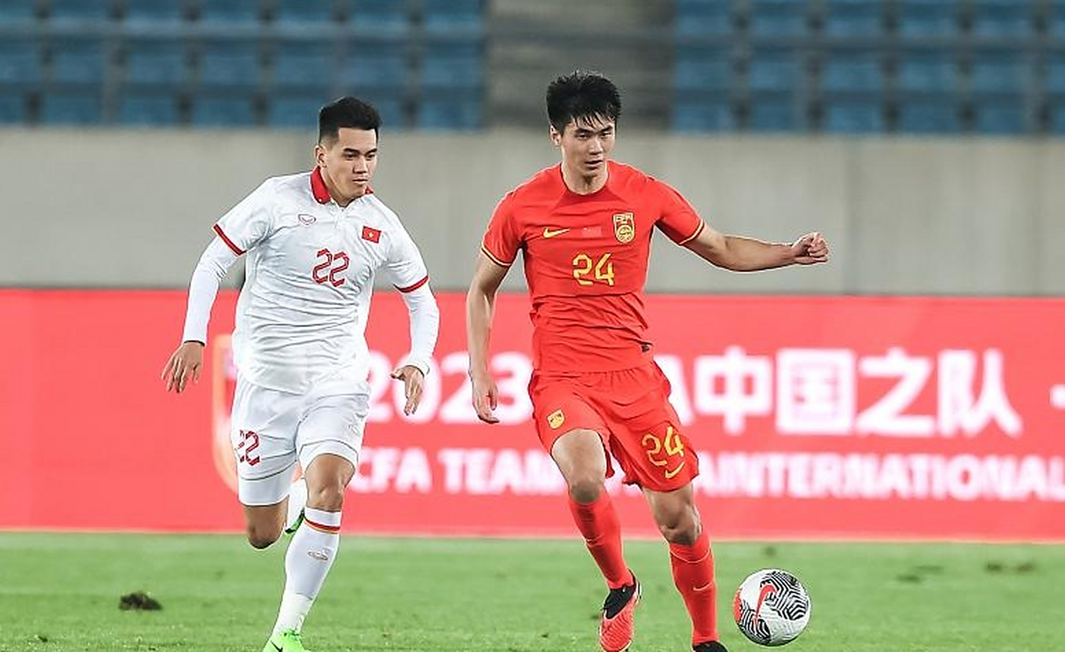 关于中国国家队球员精神抖擞,取得重要胜利的信息 关于中国国家队球员精神抖擞,取得重要胜利的信息