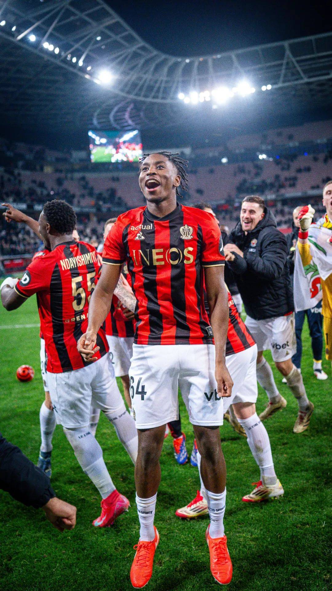 尼斯客场不敌对手,近期战绩下滑明显 尼斯客场不敌对手,近期战绩下滑明显