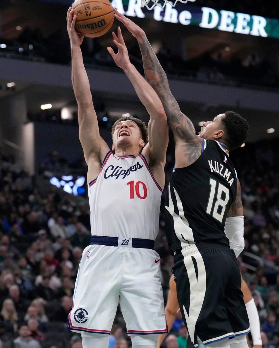 快船击败雄鹿,莱昂纳德高效表现! 快船击败雄鹿,莱昂纳德高效表现!