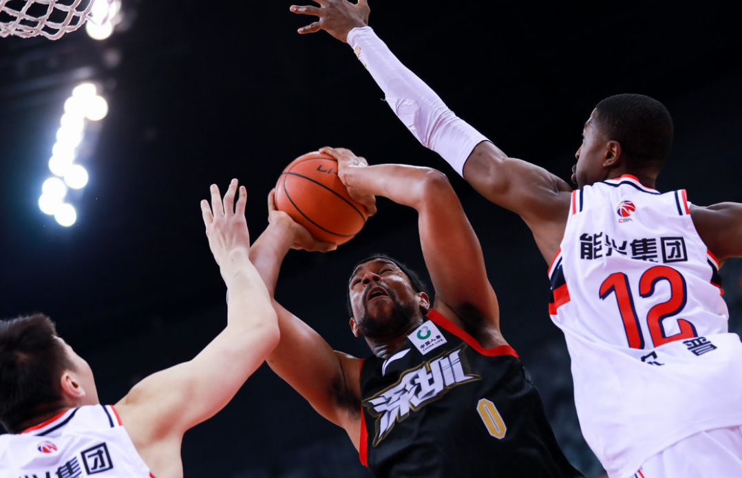 包含爵士联手锋线双塔，冲击西部前四目标的词条